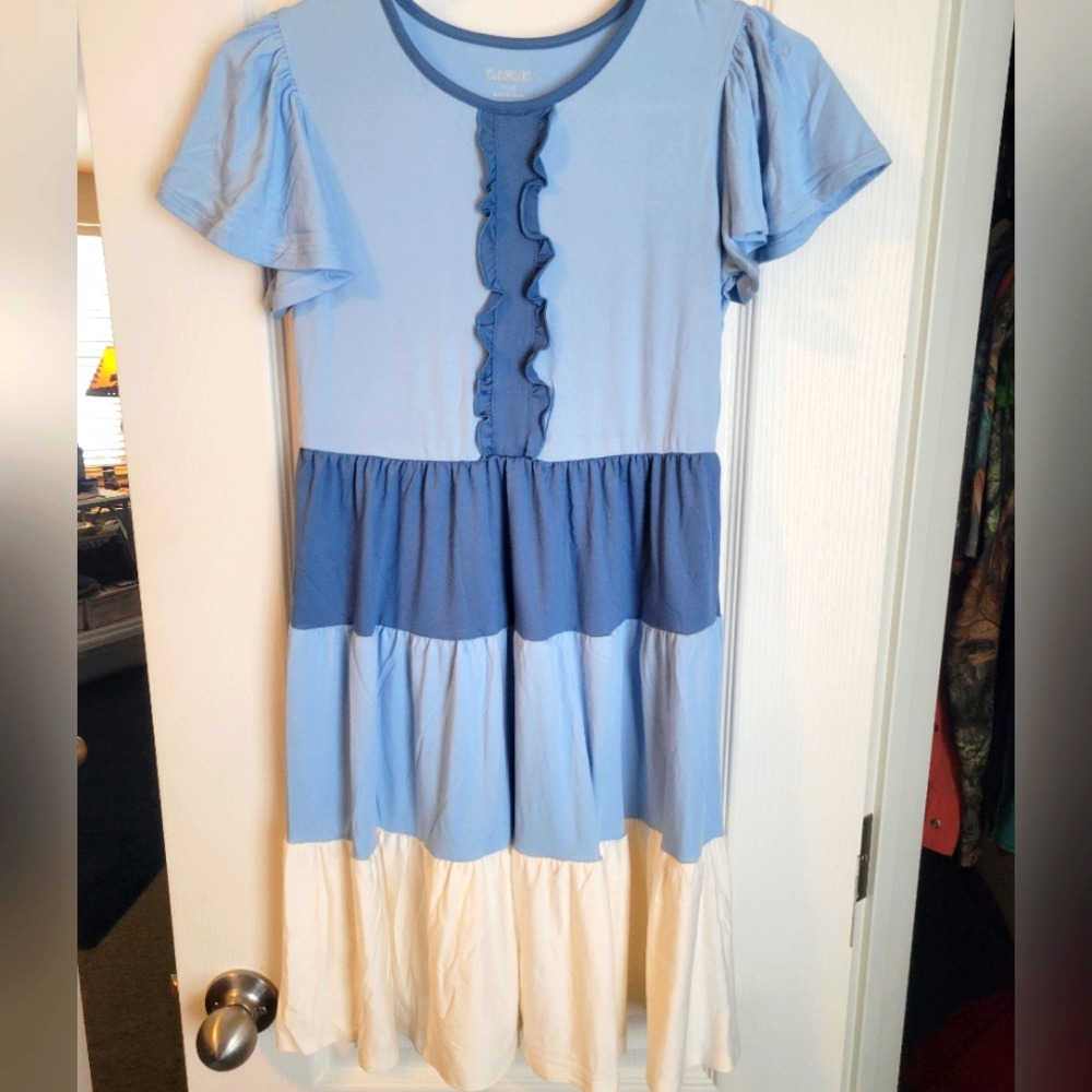 Girls V. & Grin size 11-12 NWOT Colorblocked dress. Blue & white